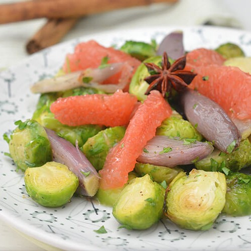 Gebratener Rosenkohl mit Grapefruit und Sternanis